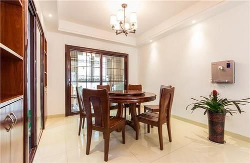 装修|新房花了40万装修成中式风格,却被亲友吐槽说太老土!