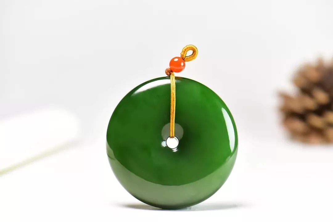 扳指 男人的手里,离不开这四件首饰