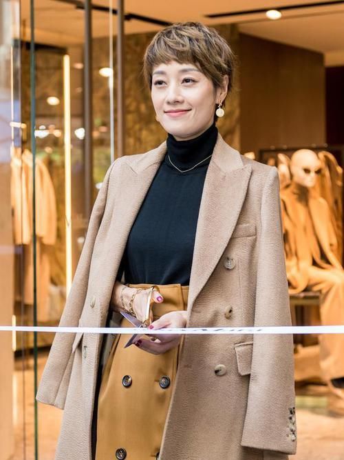 女人过了40，要会打扮自己，这3种搭配，明星潮人都在穿