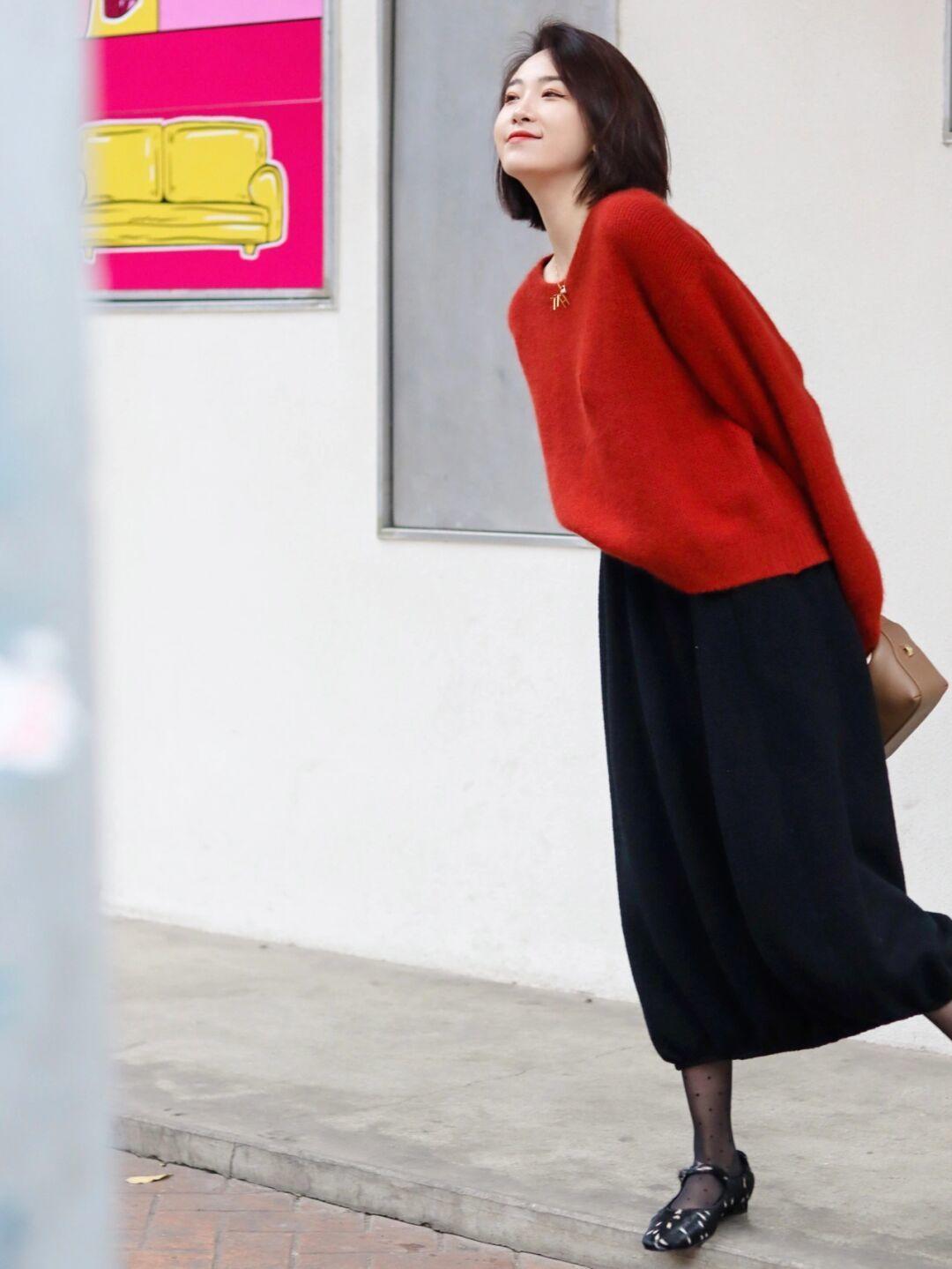 学院风 这些才是“毛衣”的高级穿法,简约优雅又显气质,谁穿都美