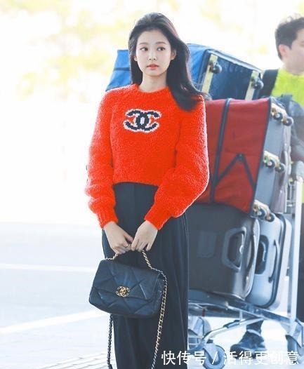 视觉效果 毛衣怎么穿才好看今年流行这3种搭配,温暖并时髦你整个秋冬!