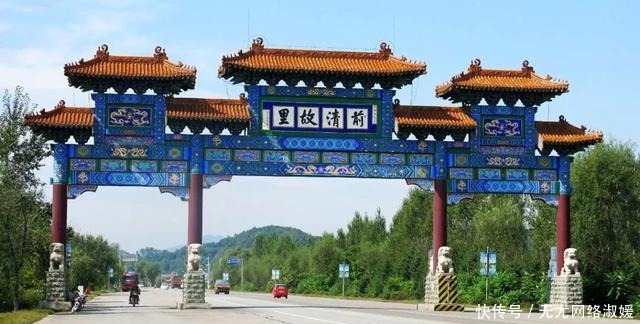 《康熙王朝》中,明珠、索额图为何争斗不休?你看他们的姓氏