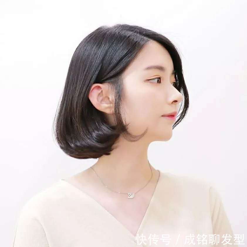 短发 不烫不染又自然的短发来了,清爽干练又不失时尚感,主要是显脸小