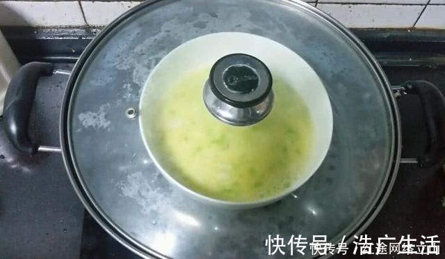 蛋羹|蒸鸡蛋羹,别只知道加温水,滴上几滴“它”,蛋羹细滑无蜂窝