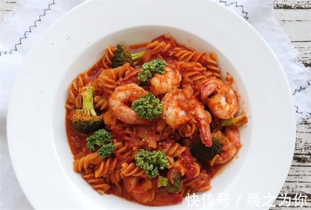 黑胡椒|韩国健身女神，身材饱满性感迷人，肌肉线条优美令人羡慕不已啊！