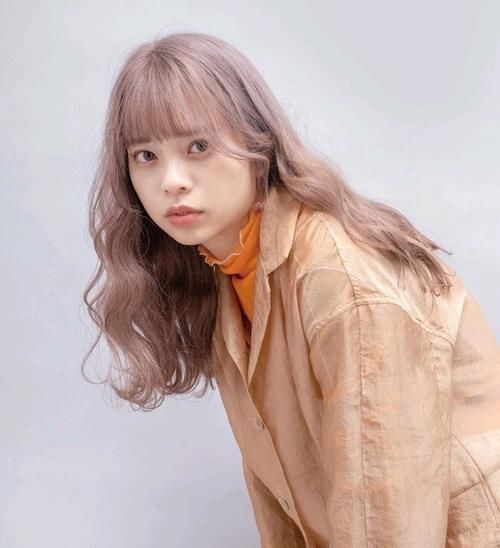 面部|面部太宽的女人如何变美?改变这些细节,显脸小之外还能提升气质