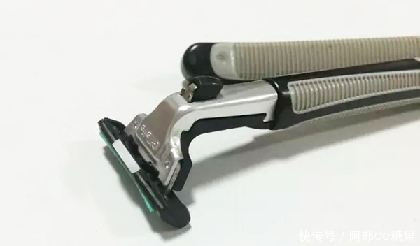 为何有些女性体毛多，有些女性体毛少？体毛过于旺盛，能刮吗？