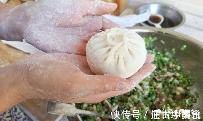 菜馅|秋天,此菜再不吃就过季了,营养极高,一次买5斤,蒸包子吃真香