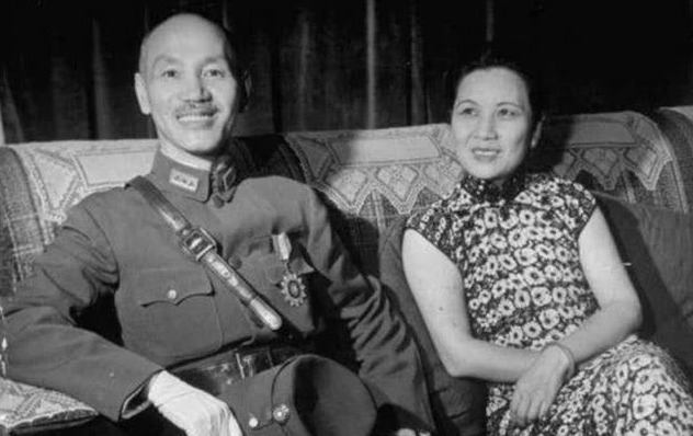 追悼会|蒋介石追悼会上,蒋经国当众说了一句话,宋美龄听后立刻去了美国