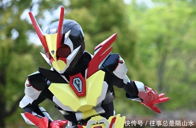 假面骑士：少女自制皮套cos伊兹版零二，这才是漫迷心中的零二