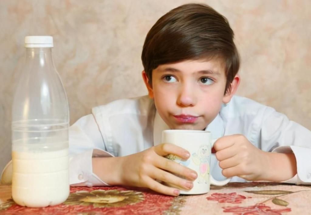 身高|兄弟俩一个天天吃钙片,一个天天喝牛奶,5年后成最萌身高差