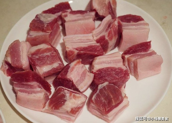 做红烧肉别再焯水!原来一直做错了,学会这招,红烧肉又香又嫩