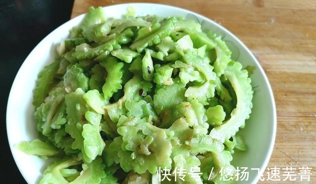 开胃|夏天要多吃苦瓜,教你简单的做法,好吃又开胃!