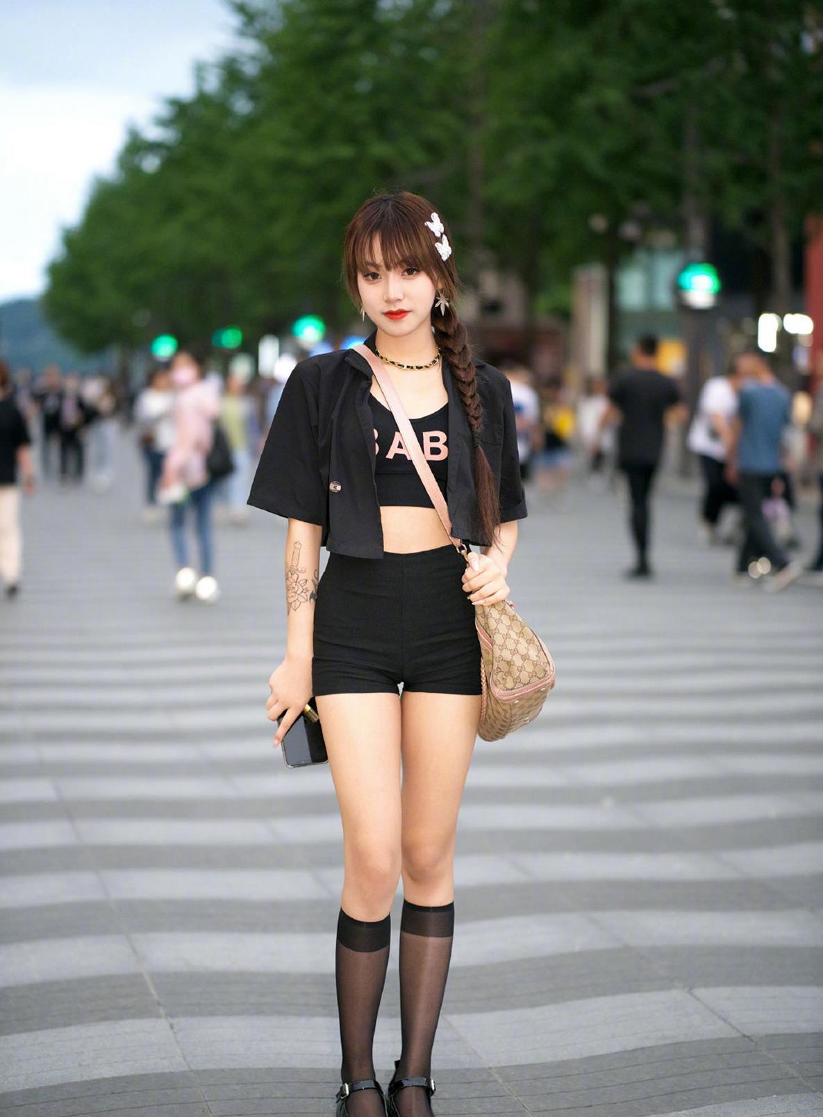 女人|女人周末不要乱穿，逛街搭配要与场景结合，这三种搭配形式很实用
