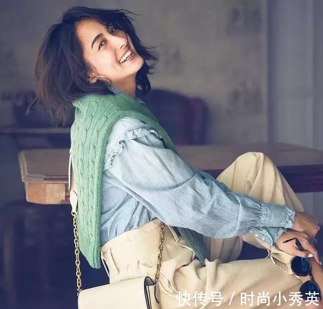 颜色 40+女性如何远离"大妈感",早秋极简风穿搭,优雅又有女人味