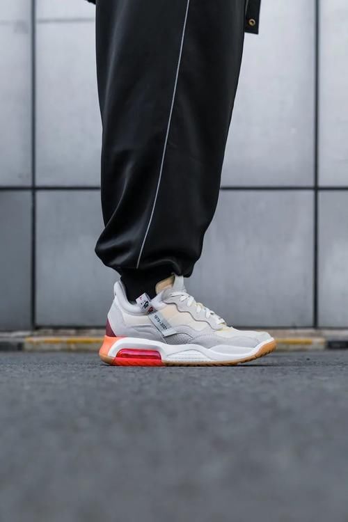 Jordan 新鞋提前一个月给你看！脚感超澎湃！压岁钱留不住了！