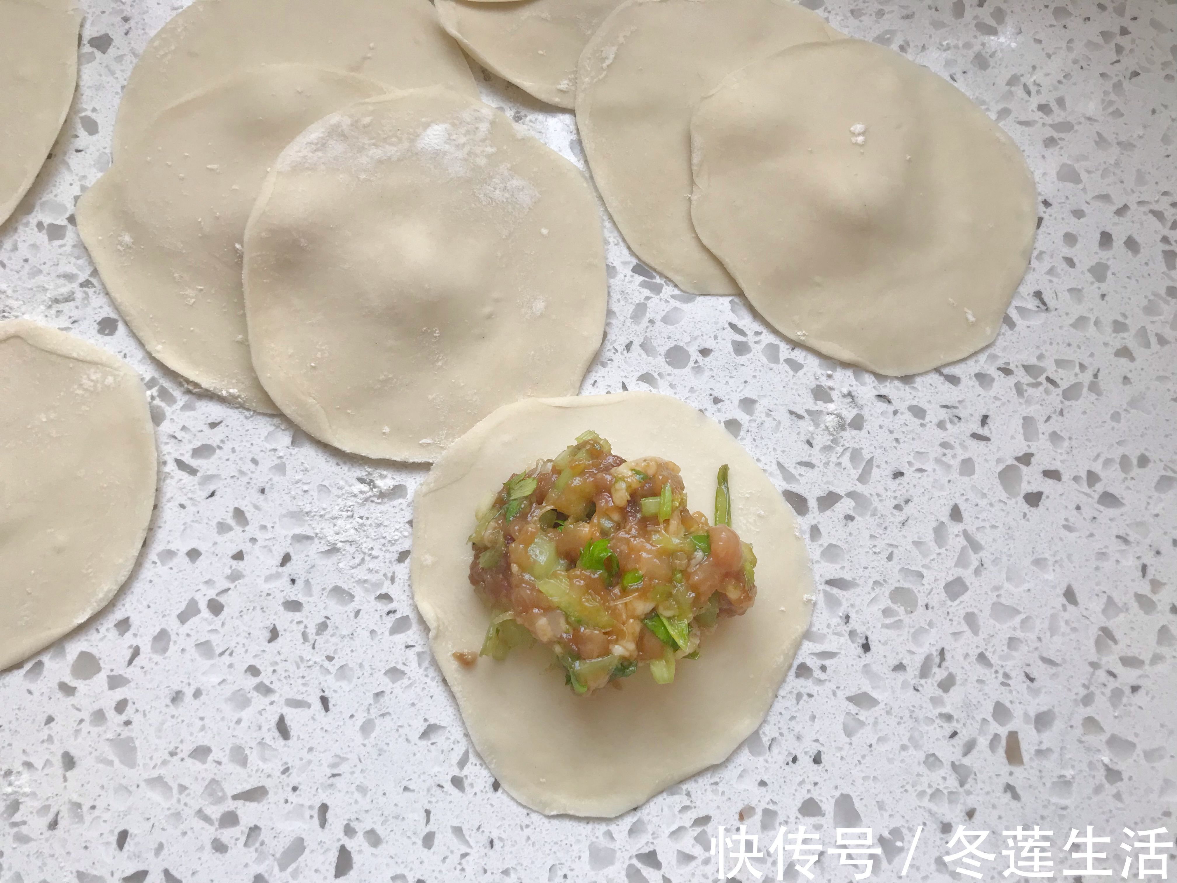 饺子馅里放上它,香掉鼻子,老公一顿吃了40个饺子,直夸太好吃