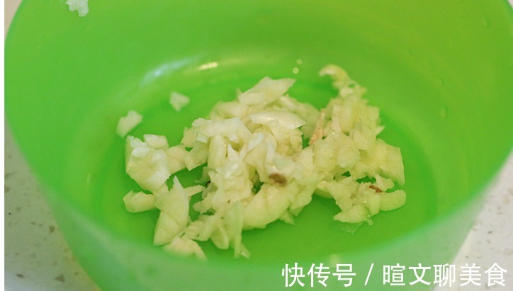 肉香|夏天,少吃肉多吃素,这菜吃起来比肉香,我家隔三差五非吃不可