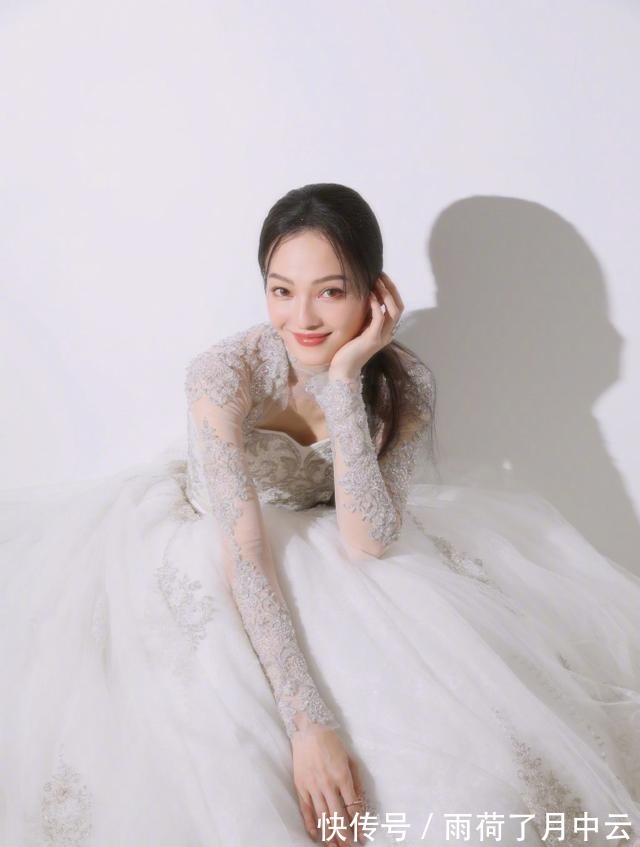 國慶晚會|張韶涵2021央視國慶晚會禮服