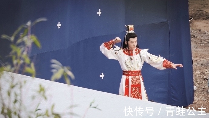 關系戶|宋亞軒是《萌探》關系戶嗎?注意他對那英的稱呼,人家還是個孩子