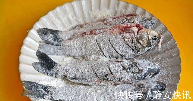 鱼汤一定要煮成牛奶白吗？私人诊所告诉你，尽量这样煮，汤最好喝