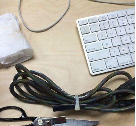 |搞笑图片幽默段子笑话:哈哈,狗狗很爱美啊,都在敷面膜了呢