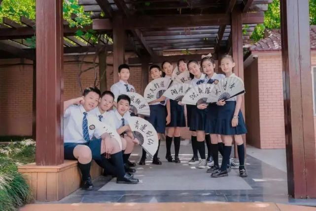 创意|恰同学少年！沪16区幼儿园、中小学创意毕业照来了