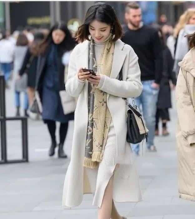 曲线 丰盈又高挑的紧身打底裤小姐姐, 身材圆润, 曲线优美!