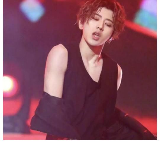 上岗|娱乐圈严打之时，有人建议艺人一律持证上岗，你认为行得通吗？