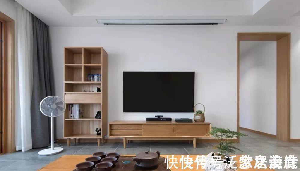 实木|都2021年了,你家还在用瓷砖踢脚线?答应我,请把它换了吧!