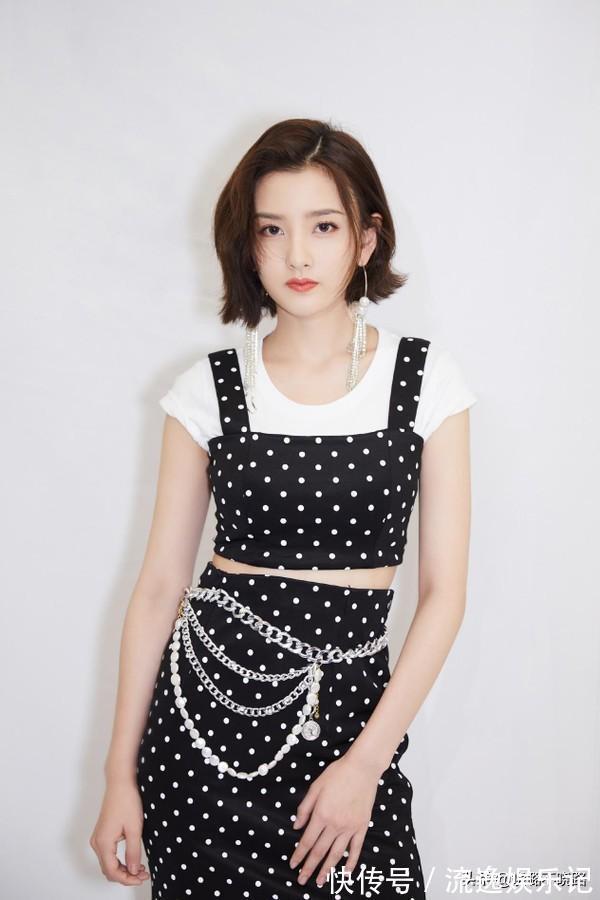 刘海|丸子头已经不流行了,今年这5种发型是真火,简单大方显脸小