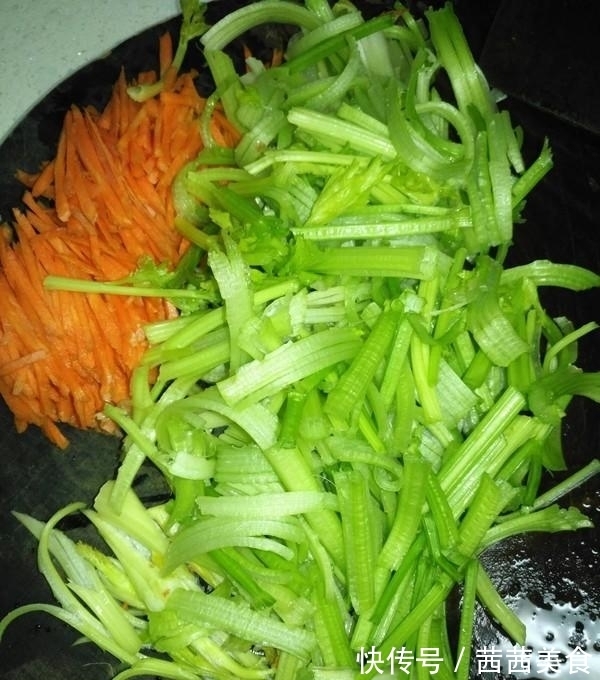 食物|媳妇晚饭不吃主食，常吃这种食物，1个月瘦10斤，早起准时排宿便