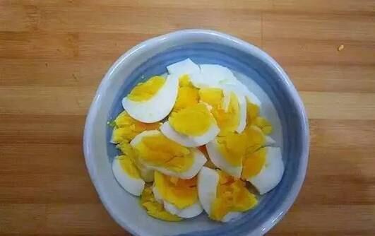 蒸鱼豉油|鸡蛋不用炒着吃,这样做简单好吃,营养丰富