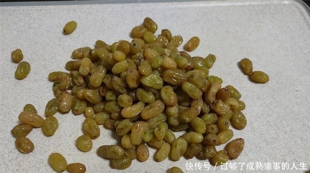 1碗面粉2个鸡蛋，教您做电饭锅面包，一看就会，简单好吃零失手