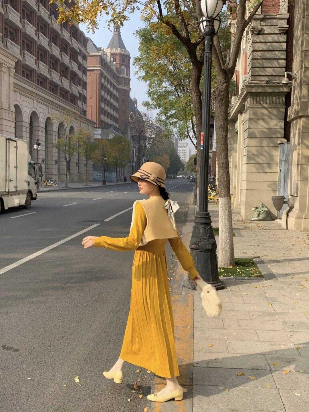 针织连衣裙 偏爱的优雅从容风,也可以将大衣搭得这么美