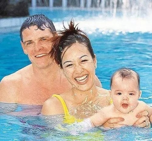 钟丽缇23岁大女儿夺华姐亚军,想入行追上妈妈的成就