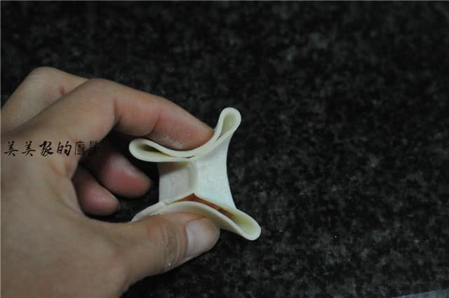 饺子|儿子三天两头要吃此早餐,平底锅一烙10分钟就上桌,解馋还顶饱