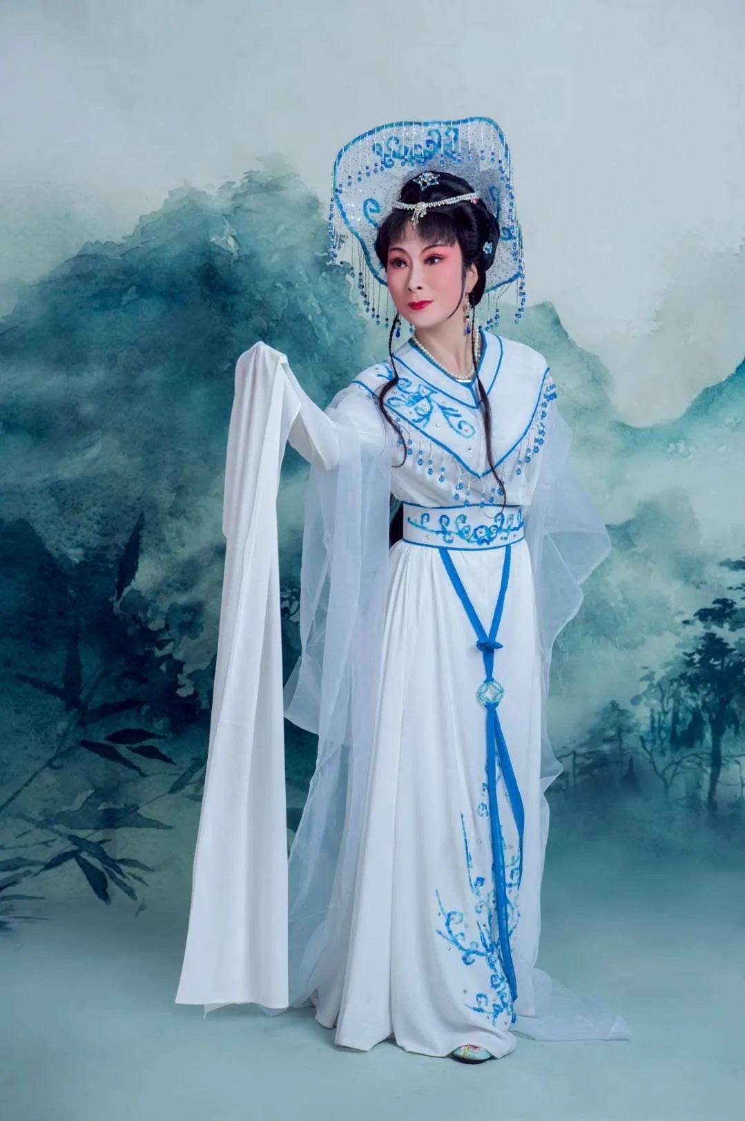 老板娘|天台老板娘痴心一片醉梨园, 苦学越剧旦角六大流派!