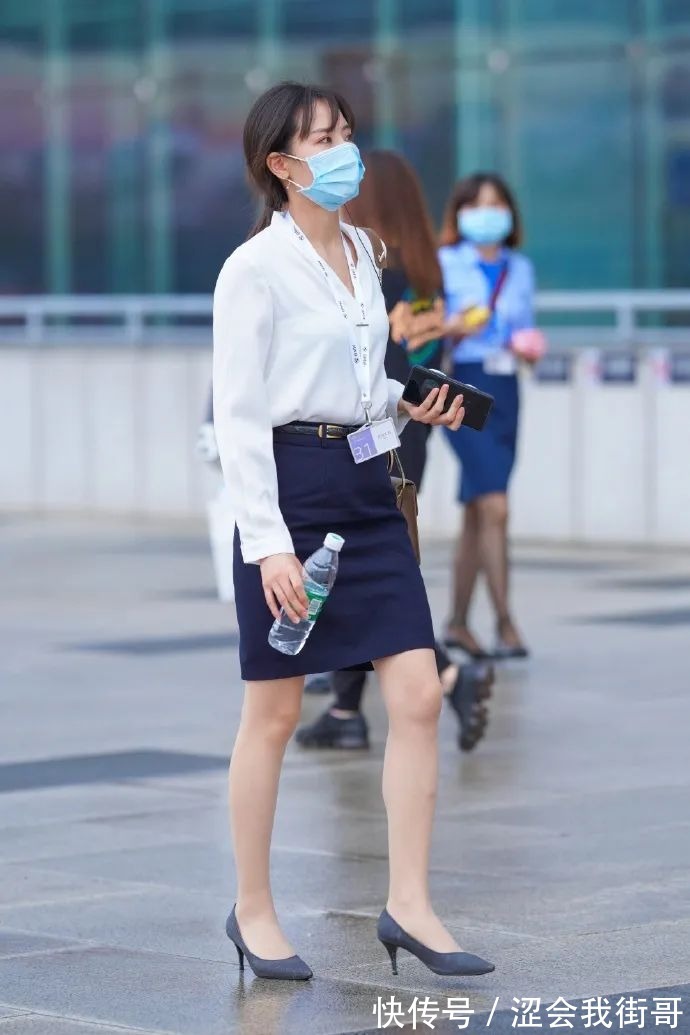 时尚 街拍职业装时尚女生