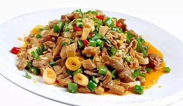 一个人就能吃掉一大盘的家常菜,酱香浓郁、鲜美无比,拌饭吃真香