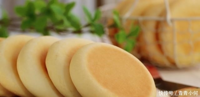 1碗面粉,2个鸡蛋,不加一滴水,松软香甜,比面包还营养好吃