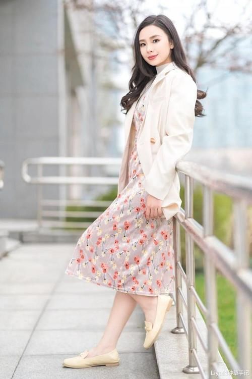 “王炸裙”好看又撩人，2021就买它！