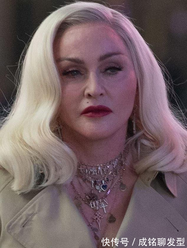 时髦|麦当娜真不服老,63岁照样穿渔网袜踩高跟,气场强大女王范十足