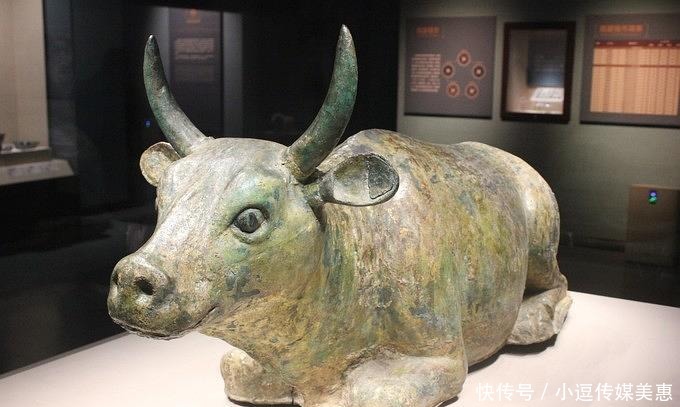  早就|考古专家探寻西夏王陵，盗墓贼早就掏空，留下一物，成稀世珍宝