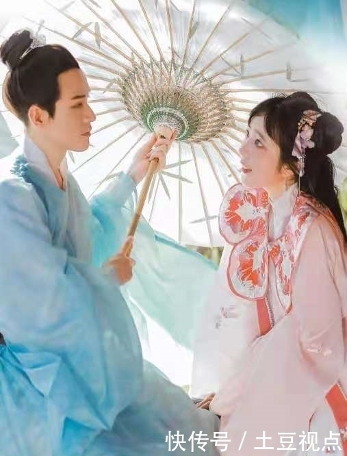 二次元|不愧是10年的coser!郝一点大胆尝试双角色,霸气眼神不输万小七