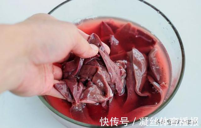 猪肝|炒猪肝,教您一招,腌制时多加一个料,猪肝不腥气,嫩滑味道好