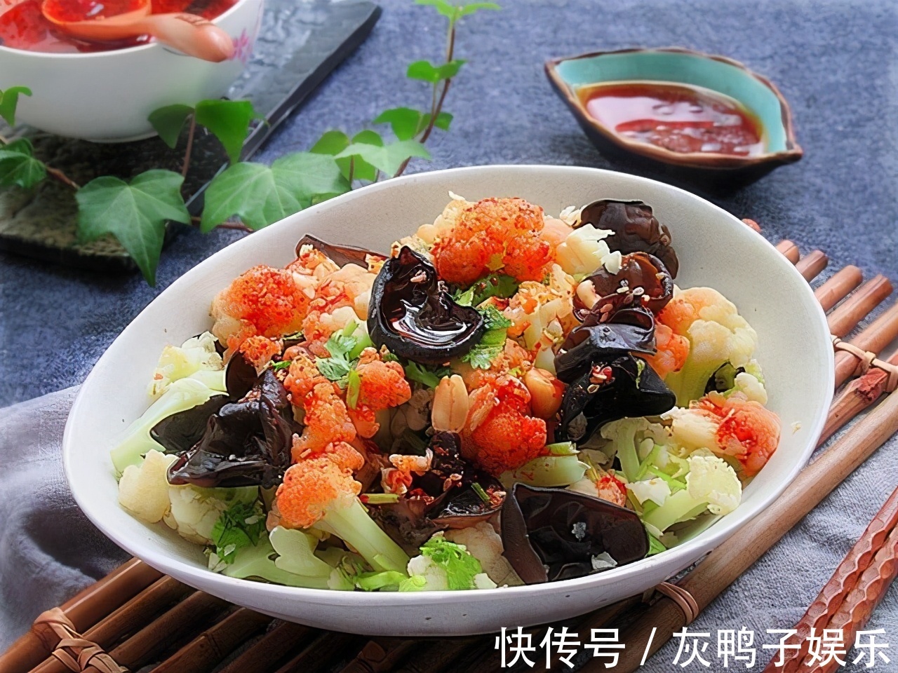鸡丁|人到中年注意饮食，推荐三种美食，排毒清肠，养护血管