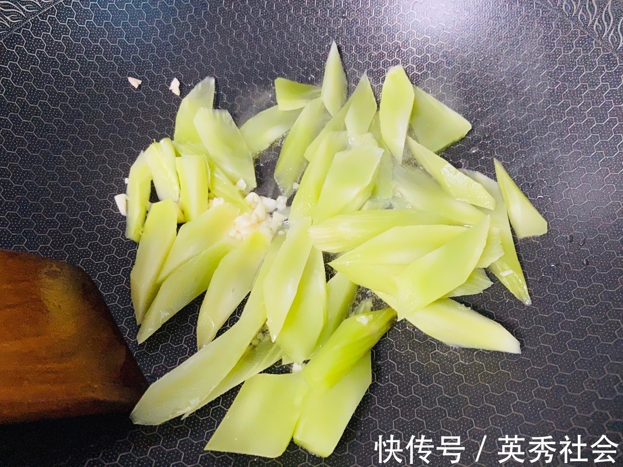 减脂餐|低油低脂素炒三鲜,美味好吃,健康营养