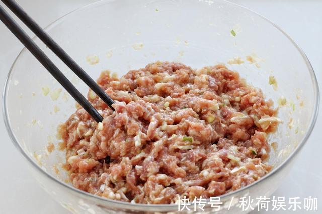 做法|教你既好看又好吃的包子做法，透白暄软口感鲜美，出锅就被抢光了