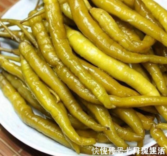 罐子|老婆把青辣椒放进坛子里，不加一滴水，10天后全家人吃“嗨”了